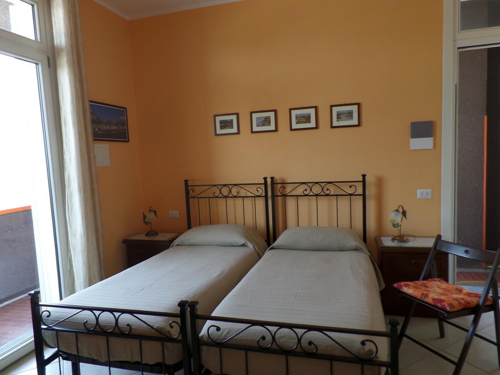 B&B Partenza Funivia Lecco Ruang foto